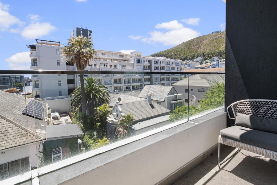 2 Bedroom Property for Sale in Sea Point Western Cape